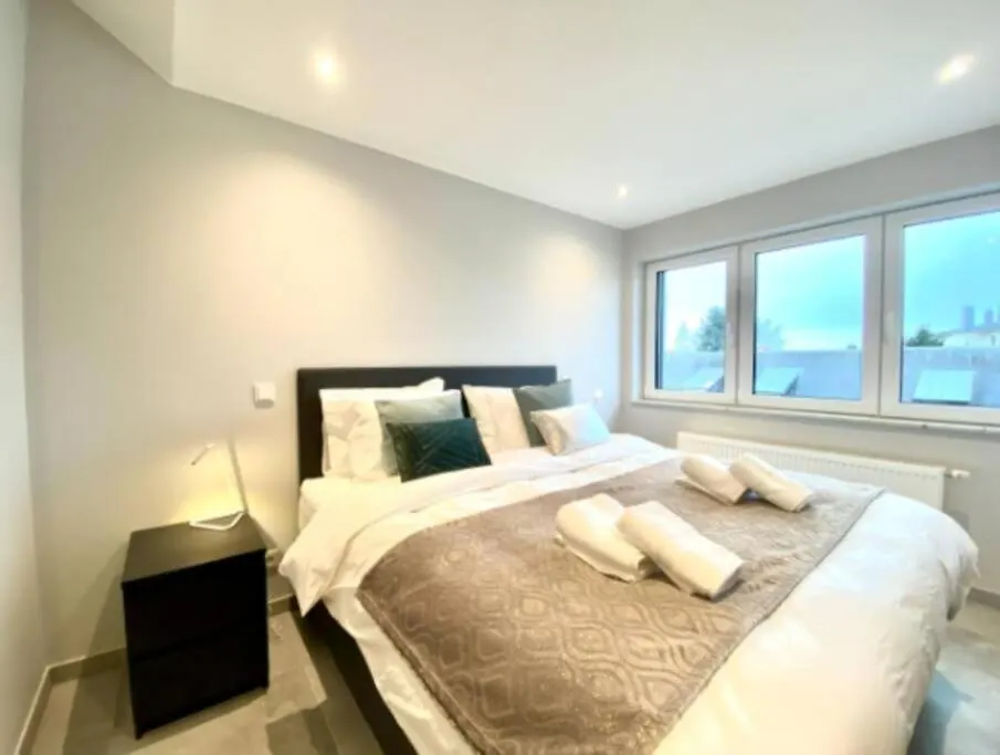 Large 3 Bedrooms With Private Parking-Limp2 Luxemburg 0*,