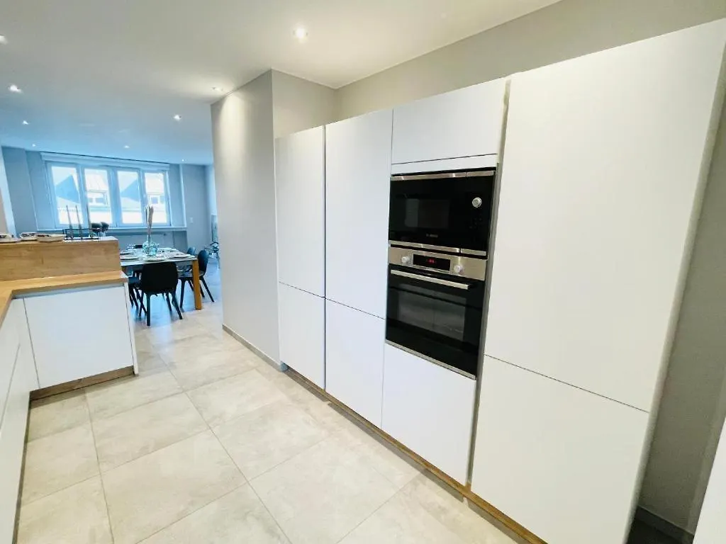 Large 3 Bedrooms With Private Parking-Limp2 Luxemburg 0*,  Luxemburg